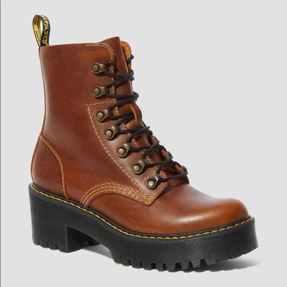 Dr. Martens Leona Boot in Butterscotch
